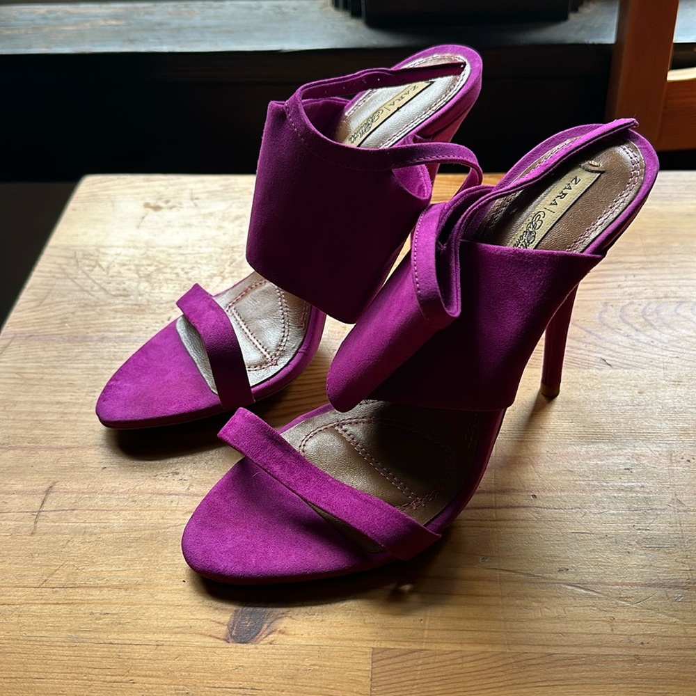 ZARA Fuchsia Sandals, perfect for a night or day out. - Picture 2 of 4